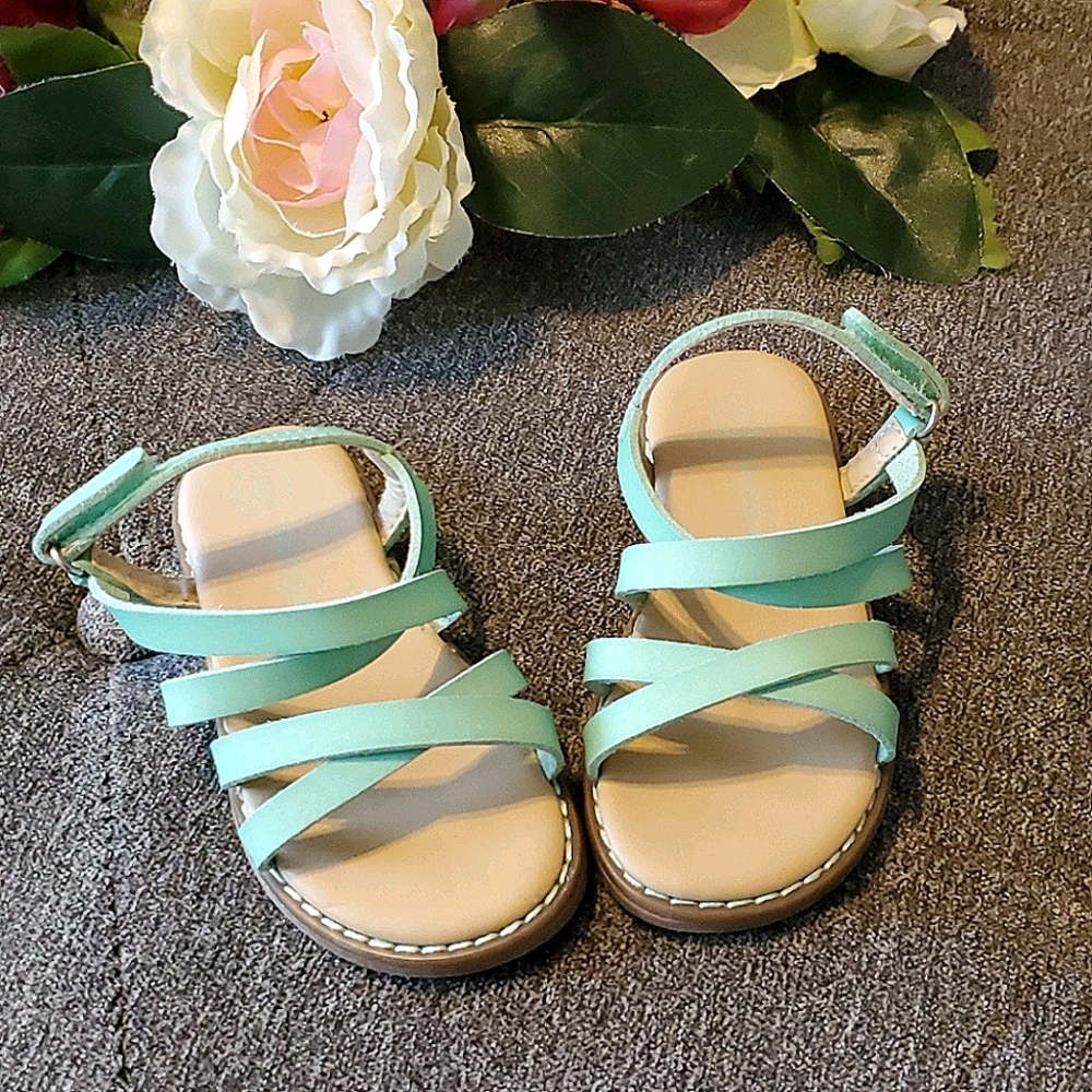 NWOT! Cat & Jack cross straps sandals